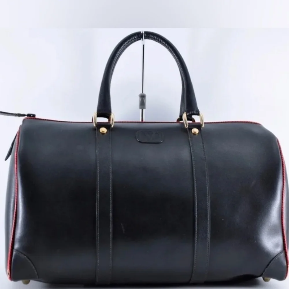 Valentino Garavani: Black Leather Boston Bag - Picture 3 of 12